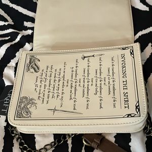 Hot topic brand new with tags The craft putse